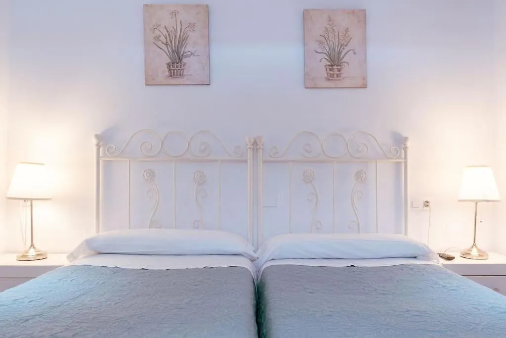 Apartamento Con Encanto En Patio Sevillano