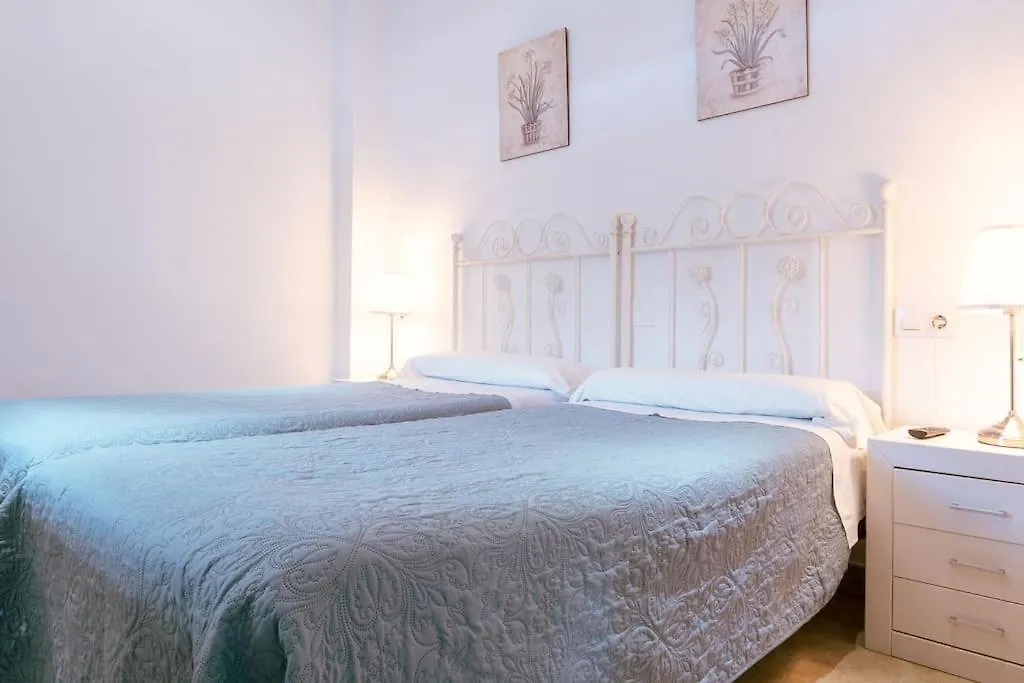 Apartamento Con Encanto En Patio Sevillano